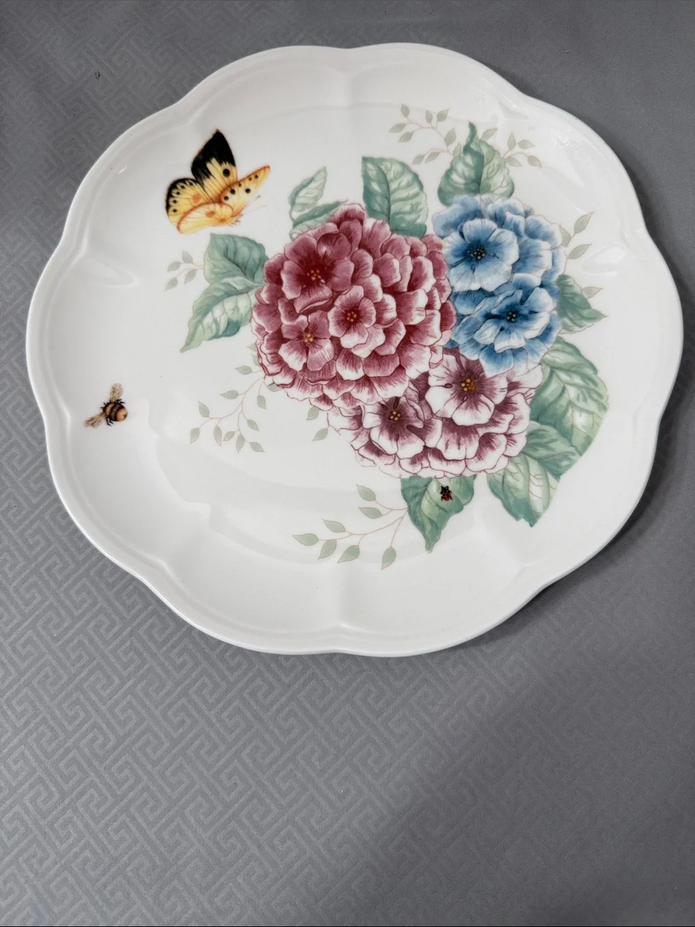 Lenox Butterfly Meadow Hydrangea Plate by Louise Le Luyer Scalloped Edges 9”